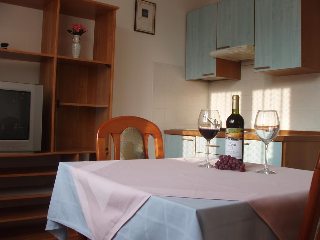Apartments Porec Istria By Nina Room photo